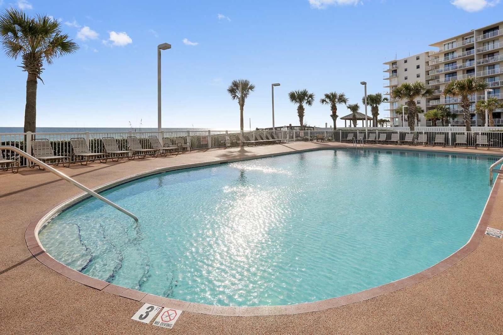 Tradewinds 602- Beachfront Heated Indoor Pool オレンジ・ビーチ エクステリア 写真